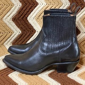 AUTHENTIC FRYE BLACK LEATHER COWBOY BOOTS (ONLY WORN A COUPLE OF TIMES)